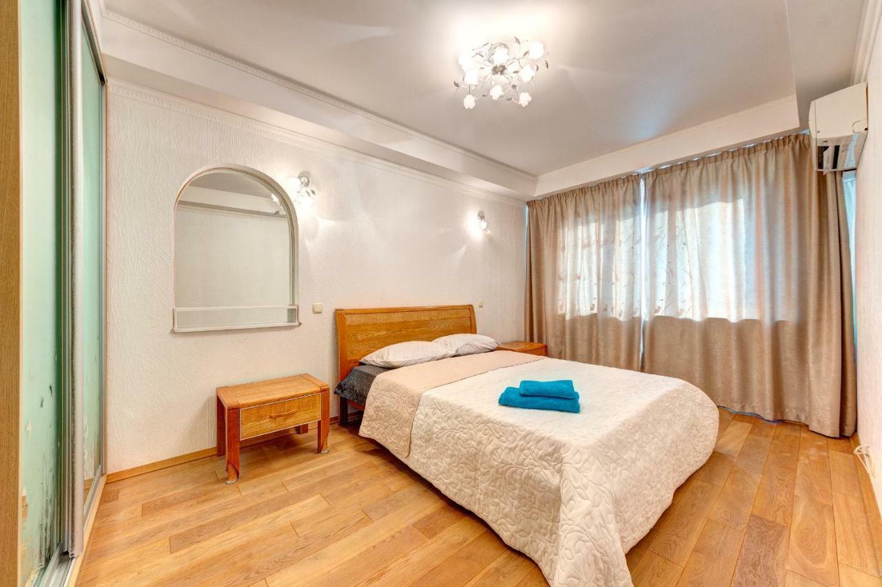 Apartments Near The Shopping Center Gulliver 基輔 外观 照片