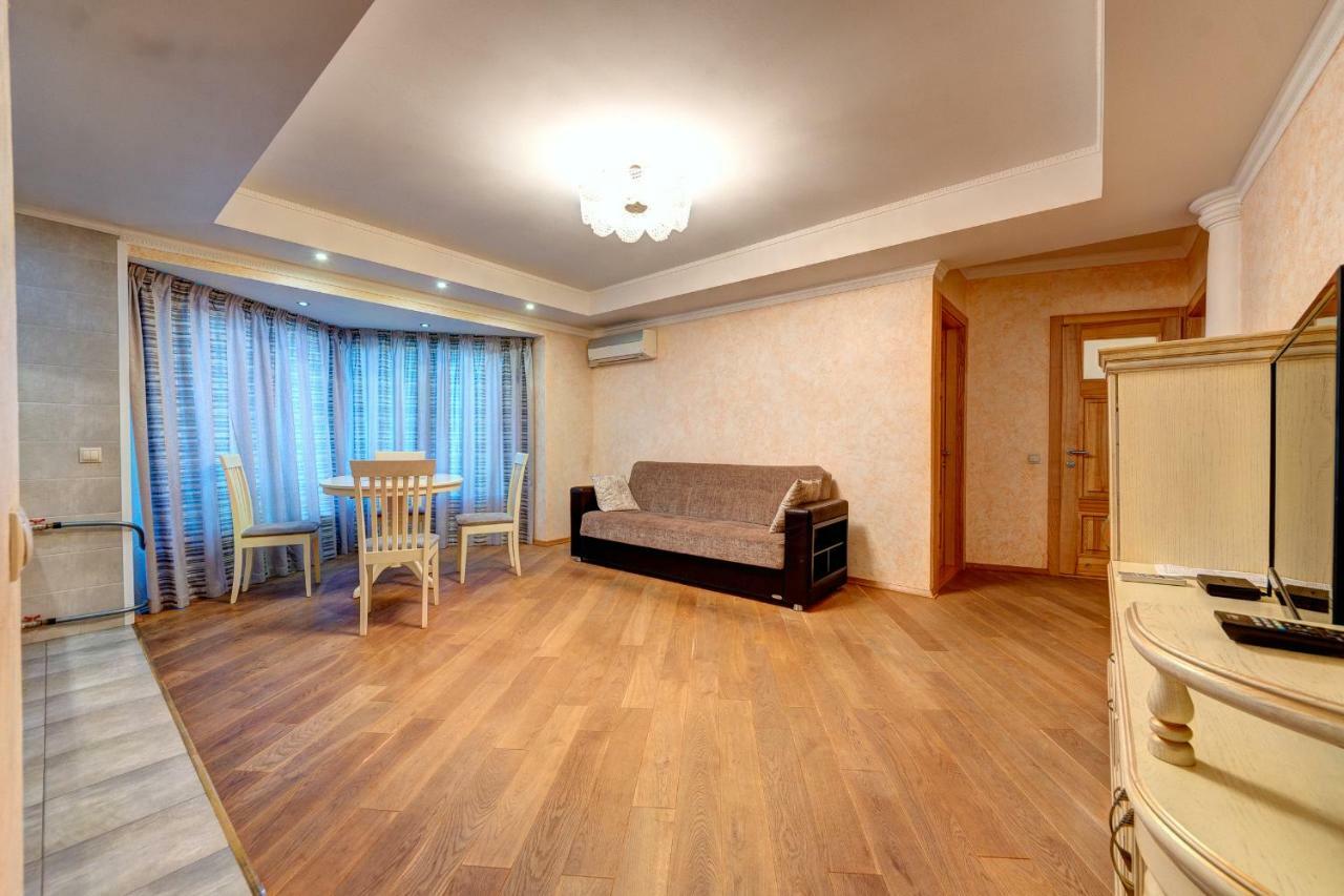 Apartments Near The Shopping Center Gulliver 基輔 外观 照片