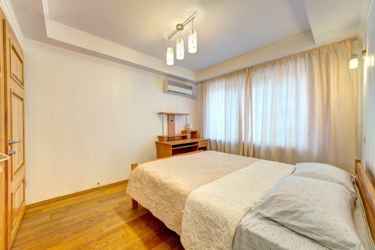Apartments Near The Shopping Center Gulliver 基輔 外观 照片