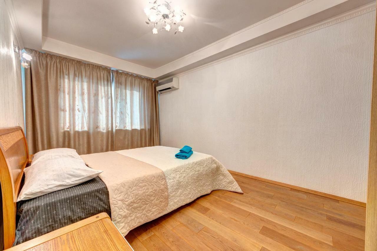Apartments Near The Shopping Center Gulliver 基輔 外观 照片